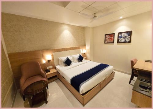 Varanasi Hotel | HOTEL - ELEGANCE - Luxuary And Spacious Room - Fully Air Conditioned Hotel - Restaurant - Lift & Free Wi-Fi Facilities - A Top Rated Hotel in Varanasi