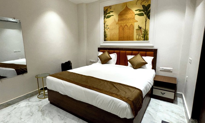 Varanasi Hotel | Hotel Eraya