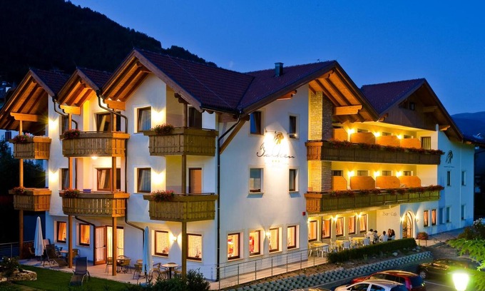 Pfalzen Hotel | Hotel Falken