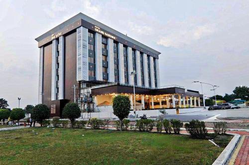 Maliwada Hotel | Hotel Grand Sarowar and Shakuntal Lawns