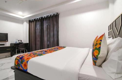 Anand Vihar Hotel | Hotel Grey Sky