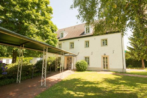 Rondorf Hotel | Hotel Gut Grossrotter Hof (ehem. Hotel Schmitte)