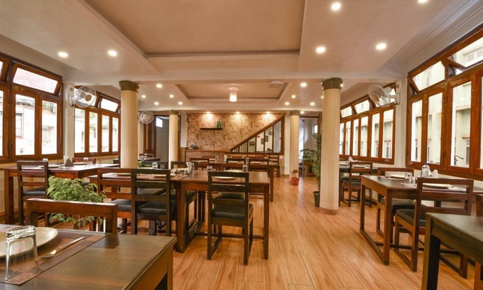 Police Bazar Hotel | Hotel Indiana