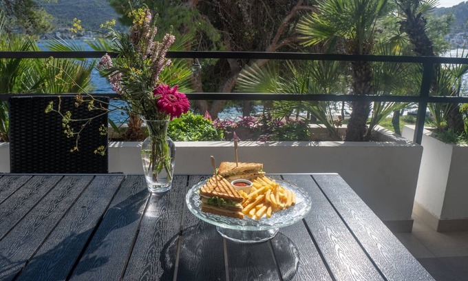 Cove Rogacic Casa | Hotel Issa - Double Room Park View 2