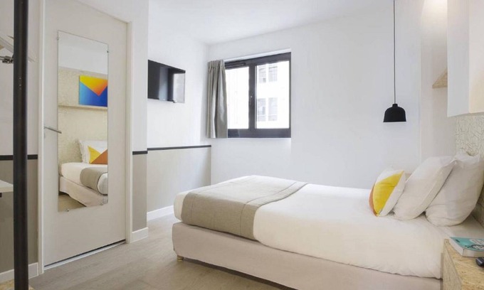 Issy-les-Moulineaux Hotel | Hotel Izzy