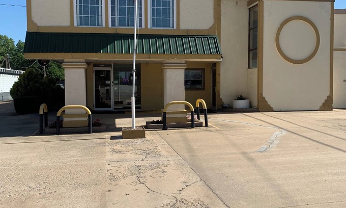 Macomb Hotel | Hotel Jackson