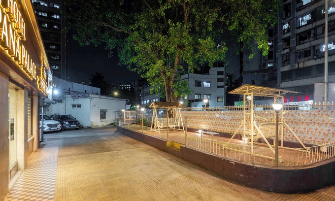 Grant Road Hotel | Hotel Kalpana Palace