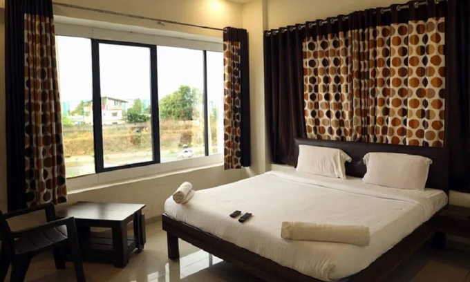 Nashik Hotel | Hotel Krushna Express Inn