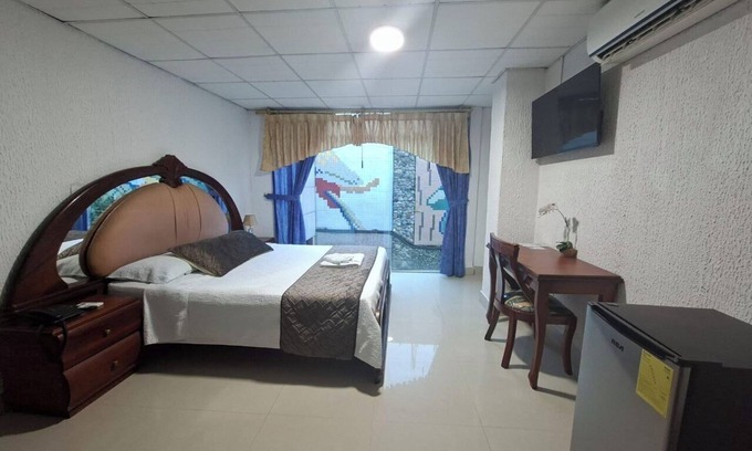 Sucumbios Province Hotel | HOTEL LA CASCADA