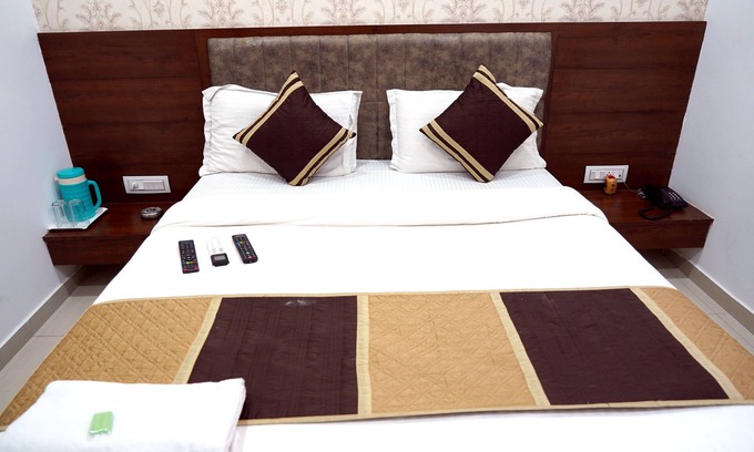 Vallabh Vidhyanagar Hotel | Hotel Laxmi Palace