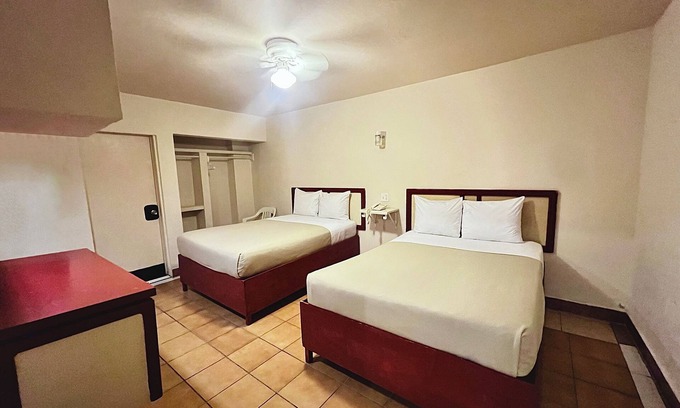 Avenida Revolución Hotel | Hotel León