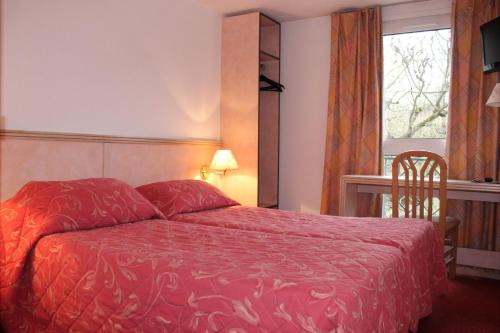 Gif-sur-Yvette Hotel | Hotel Le Village