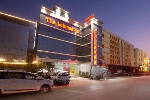 Mahipalpur Extension Hotel | Hotel Lohmod Suites, Near Indira Gandhi International Airport, New Delhi