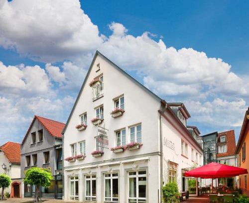 Veitshoechheim Hotel | Hotel Müller Café & Wein - Mondholzhotel