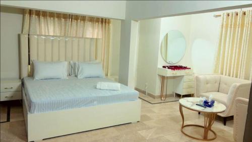 Karachi Casa | Hotel Moon River