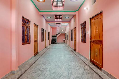 Karchana Hotel | Hotel O Blue Moon