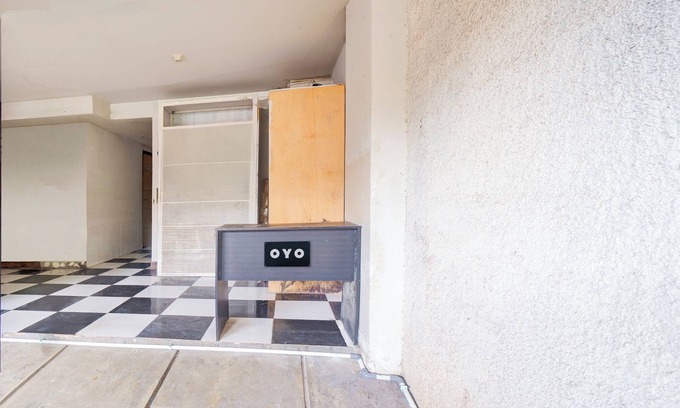 Kemang Hotel | Hotel O Helloroom Bangka