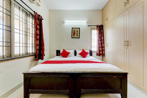 Thoraipakkam Hotel | Hotel O J2 Service Apartment