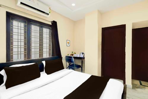Hyderabad Hotel | Hotel O Kothapet Near Omini Hospital