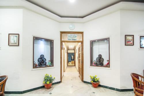 Allahabad Hotel | Hotel O Lukergunj Holidays