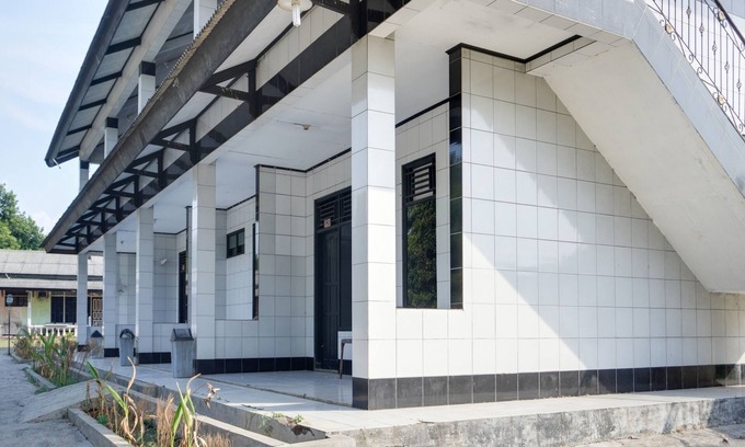 Cikampek Casa | Hotel O Mutiara Guest House