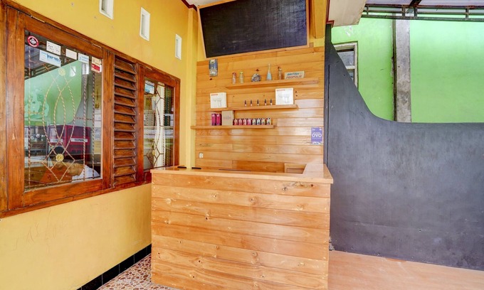 Jalaksana Hotel | Hotel O Wisma Al-fahmi Syariah