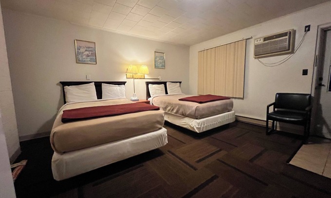 Adrian Hotel | Hotel Prairie Winds Carthage Keokuk Hwy 136