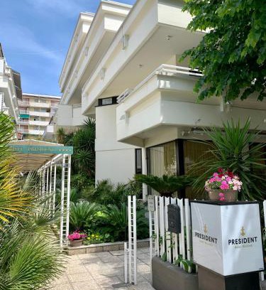 Riccione Hotel | Hotel President - Vintage Hotel in centro