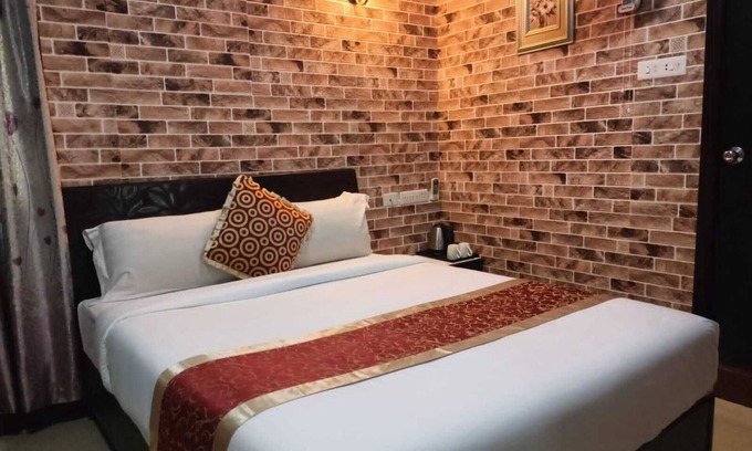 Tiruchirappalli Hotel | Hotel Queen Emperor