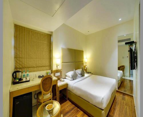 Varanasi Hotel | Hotel - RD DIVINE - Near Shree Kashi Vishwanath Temple - Free Wi-Fi & Fully Air Conditioning Hotel In Pricious Location In Varanasi