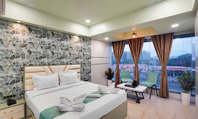 Wagholi Hotel | Hotel Regal Heaven