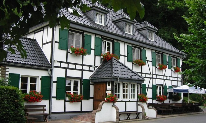 Odenthal Hotel | Hotel - Restaurant Wißkirchen