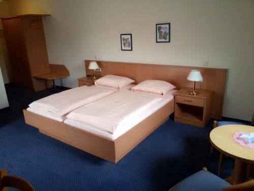 Kusel Cama Y Desayuno | Hotel Saar