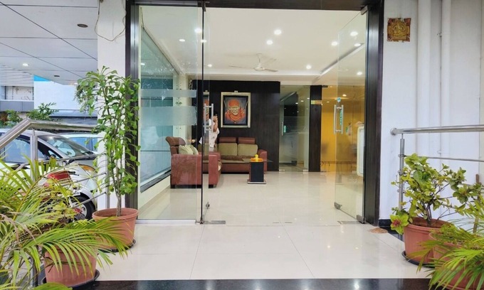 Shirdi Hotel | HOTEL SAI SRUSHTI BY Neem Square