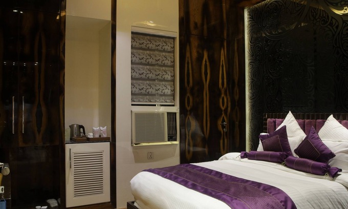 Kanpur Hotel | Hotel Shanti Kutir