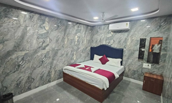 Kurla Cabina | hotel SR residency