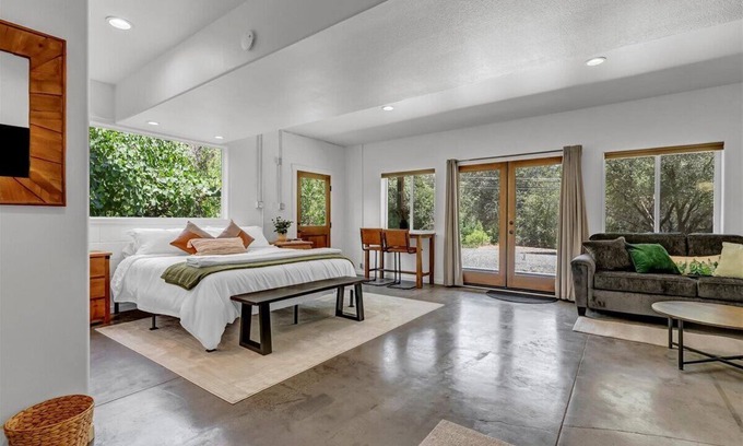 Kaweah Casa | Hotel-Style Retreat on private property - Sleeps 4