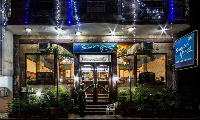 Karol Bagh Hotel | Hotel Sunstar Grand