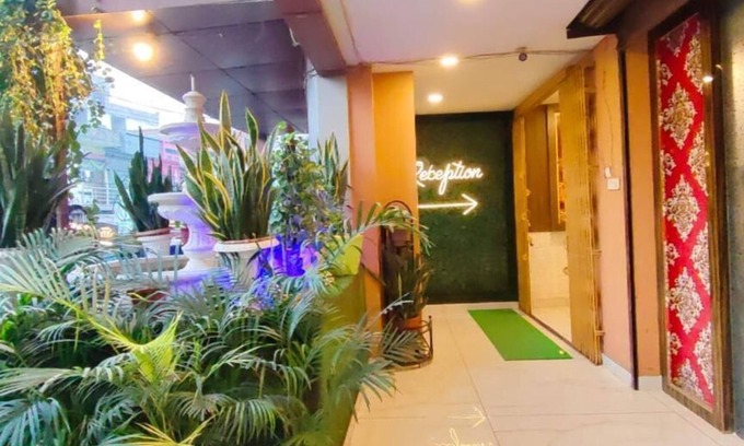 Varanasi Hotel | HOTEL SWARNA PALACE