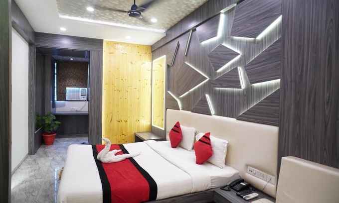 Kanpur Hotel | Hotel The Novelty
