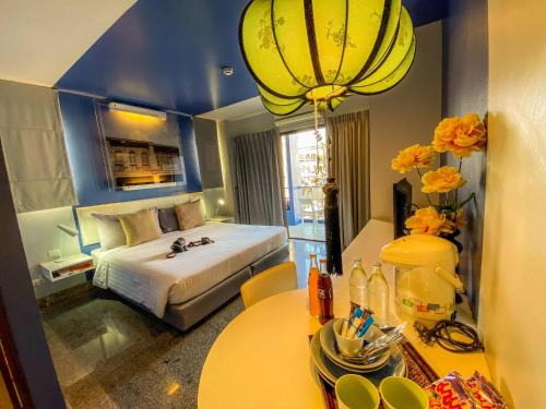Talat Nuea Casa | Hotel with Balcony in PhuketTown