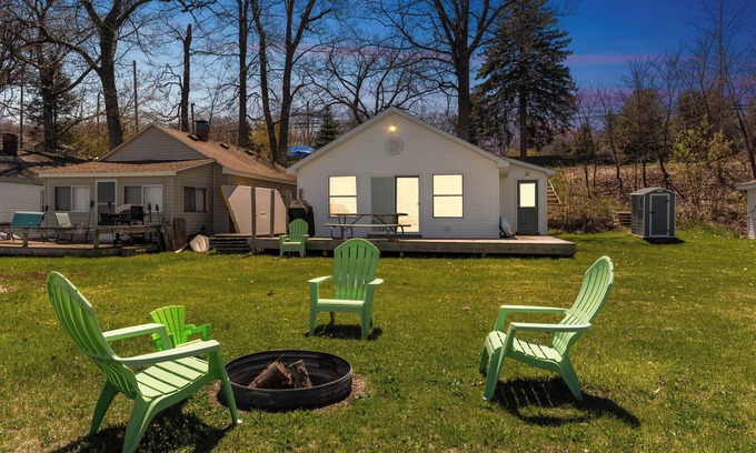 Houghton Lake Cabaña | Houghton Lake Sunrise: Leaf Peeping and Lake Views—Fall Getaways at Houghton Lake!