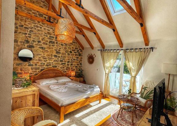 Lin Cama Y Desayuno | House 1960