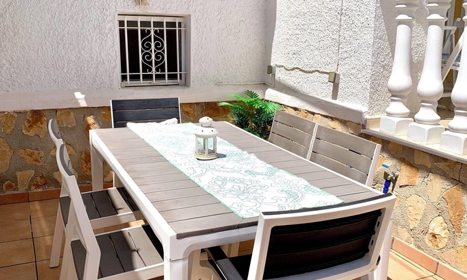Puerto Marino Casa | CASA 345. Casa Familiar, Playa Carabassí, Piscina Comunitaria, Orientación Sur.