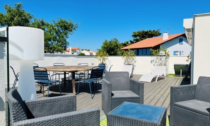 Anglet Casa | House and Rooftop 80 m2 Sea view, Garden. Beach 100 m, golf course 300 m