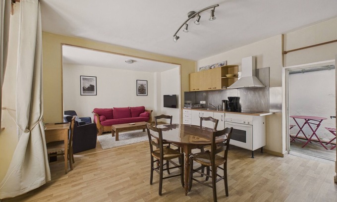 Sarlat-la-Caneda Chalet De Esquí | Casa para 4 con terraza en el centro de la ciudad