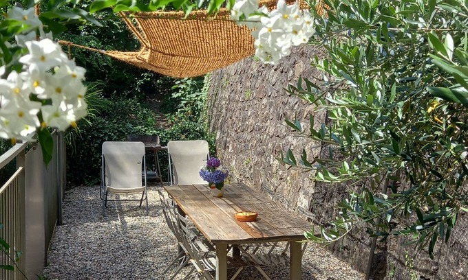 Vals-les-Bains Casa | Casa para 8 personas con jardín a la sombra cerca del centro de Vals-les-Bains.