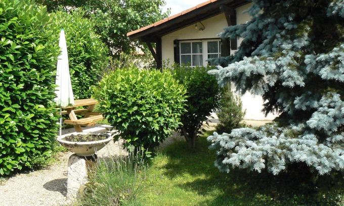 Saint-Hilaire-de-Lusignan Casa | Casa de pueblo - gran jardín cerrado - se admiten mascotas - calma y seguridad