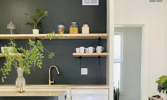 Hutchinson Casa | House in central location!! 12 guests!!! 6 beds, 2 bath