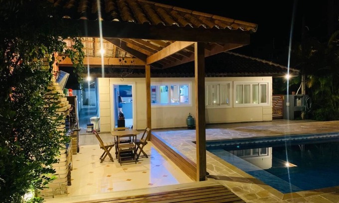 Horto Casa | Casa en urbanización cerrada con 4 dormitorios y 3 suites, Ubatuba Costa Norte.